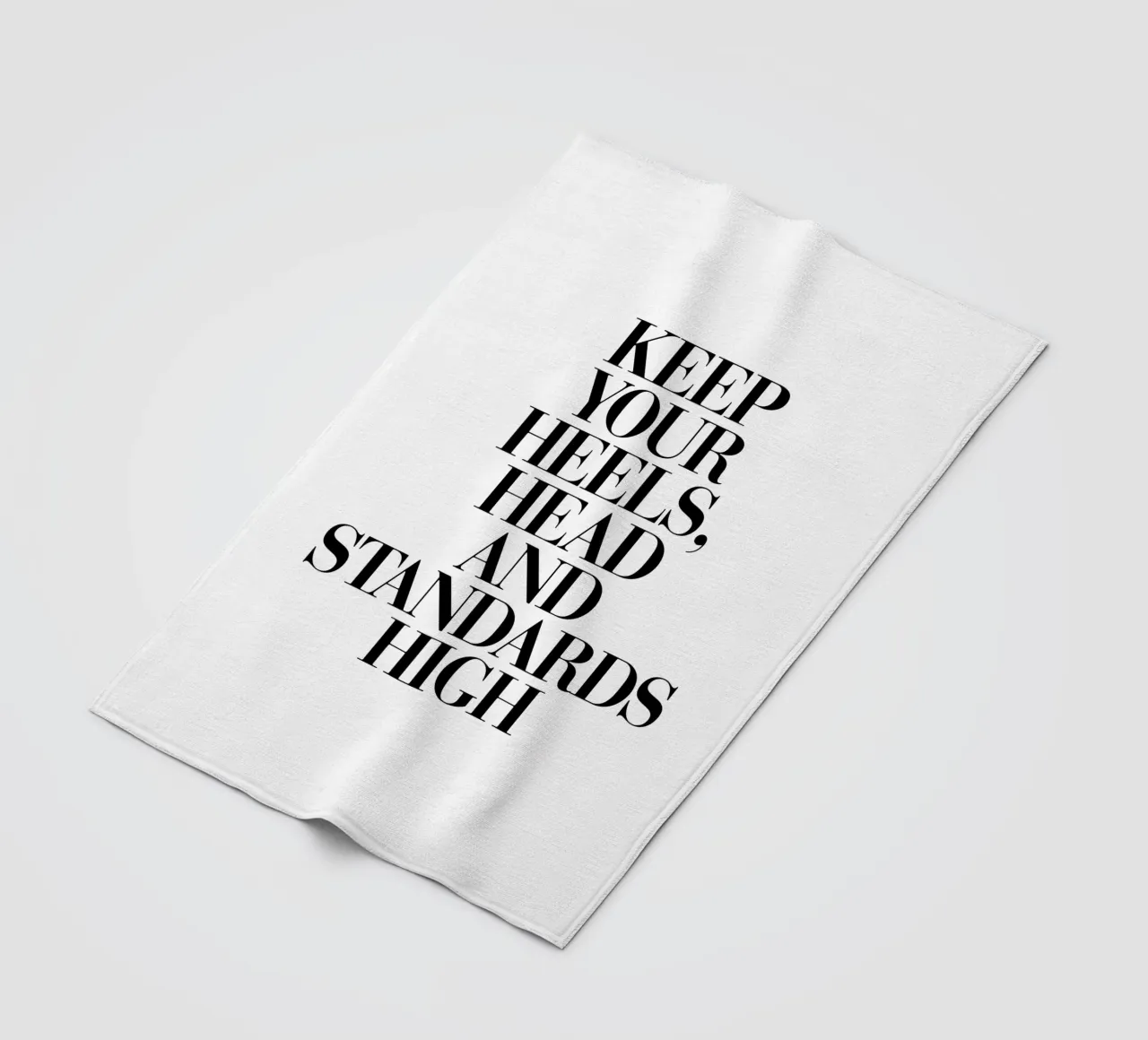 Halten Sie Ihre Absätze, Ihren Kopf und Ihre Standards hoch Typografie Design Fleecedecke von THE MOTIVATED TYPE