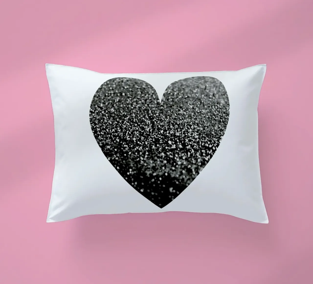 Cuore nero cuscino da Monika Strigel