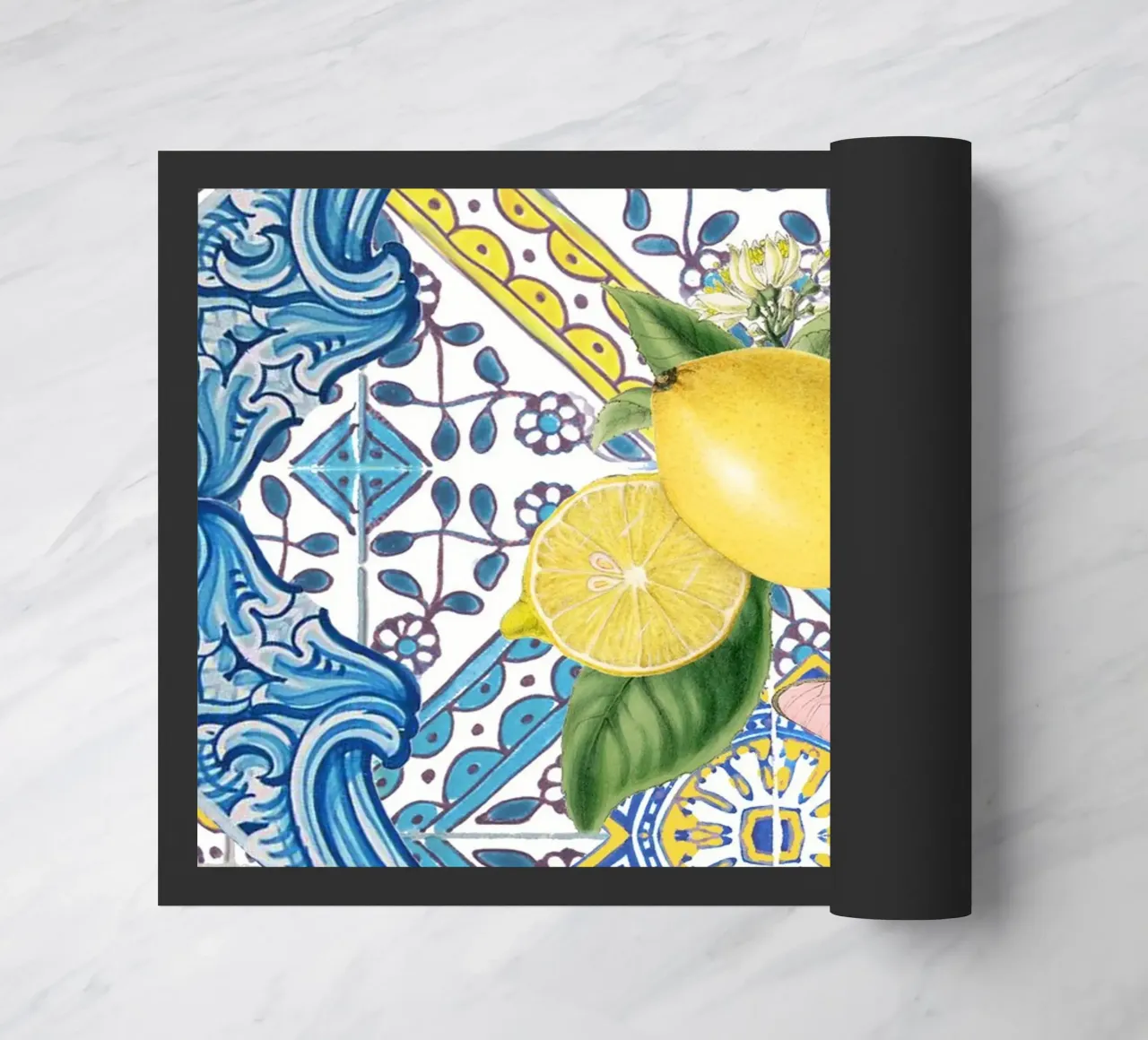 Limone, agrumi e farfalle su piastrelle blu mediterranee zerbino da Bloomery Decor