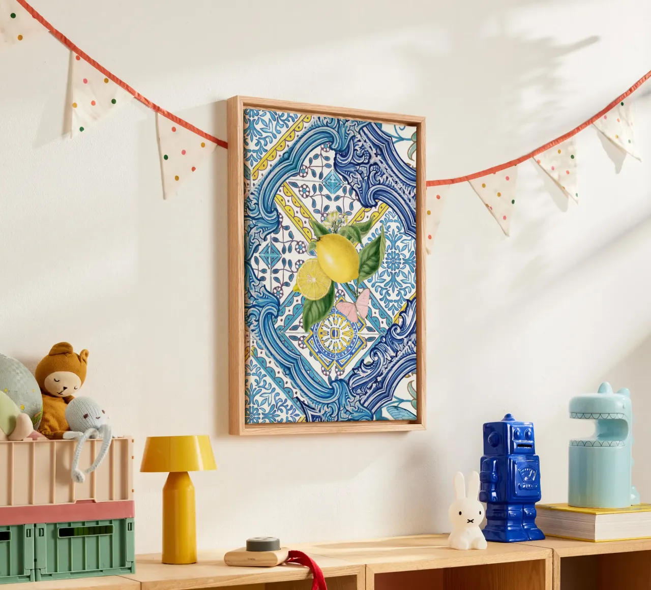 Limone, agrumi e farfalle su piastrelle blu mediterranee tela con Cornice a cassetta da Bloomery Decor