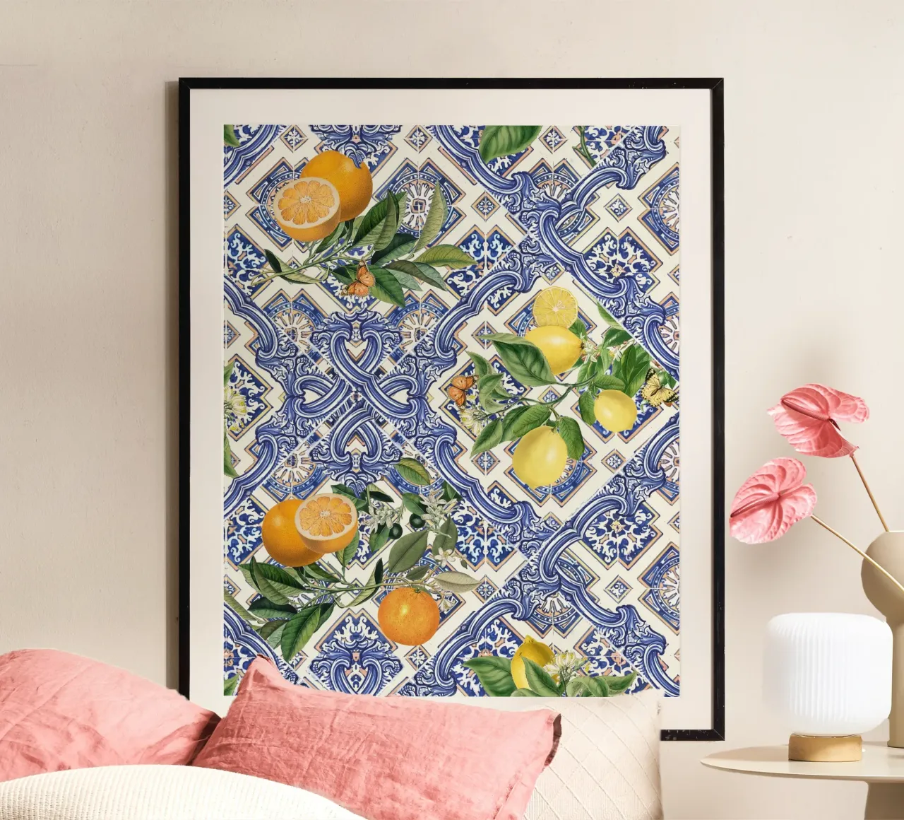 Piastrelle blu Sicilia, limoni, arance e agrumi poster con telaio in plastica da Bloomery Decor