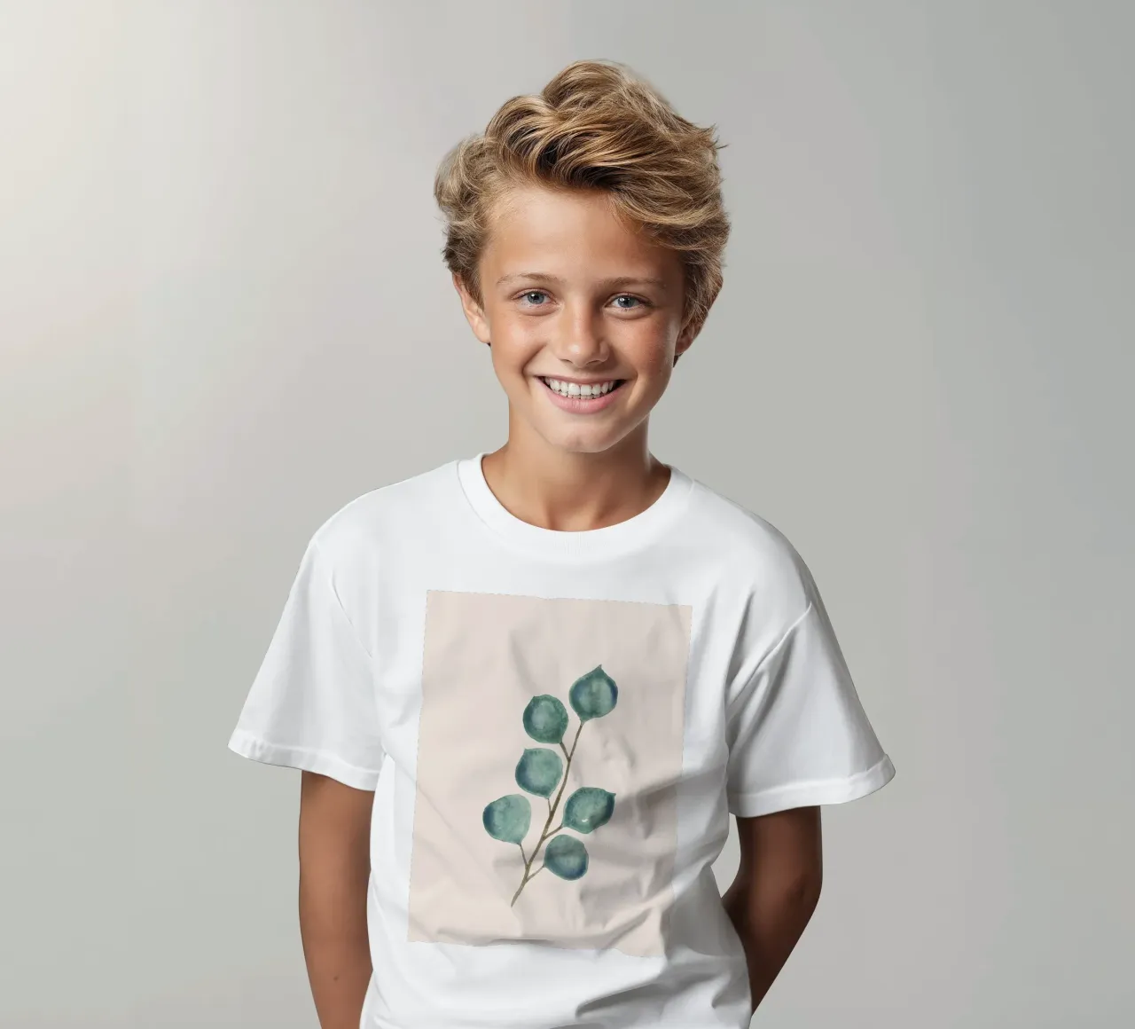 Handgemalter Eukaplytus-Zweig in Aquarelltechnik Kinder T-Shirt von Bloomery Decor
