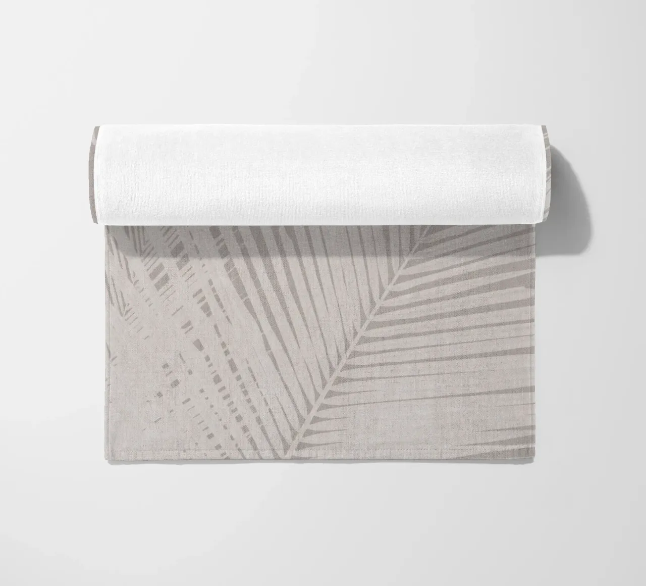 Foglia di palma neutra su lino beige telo mare da Bloomery Decor