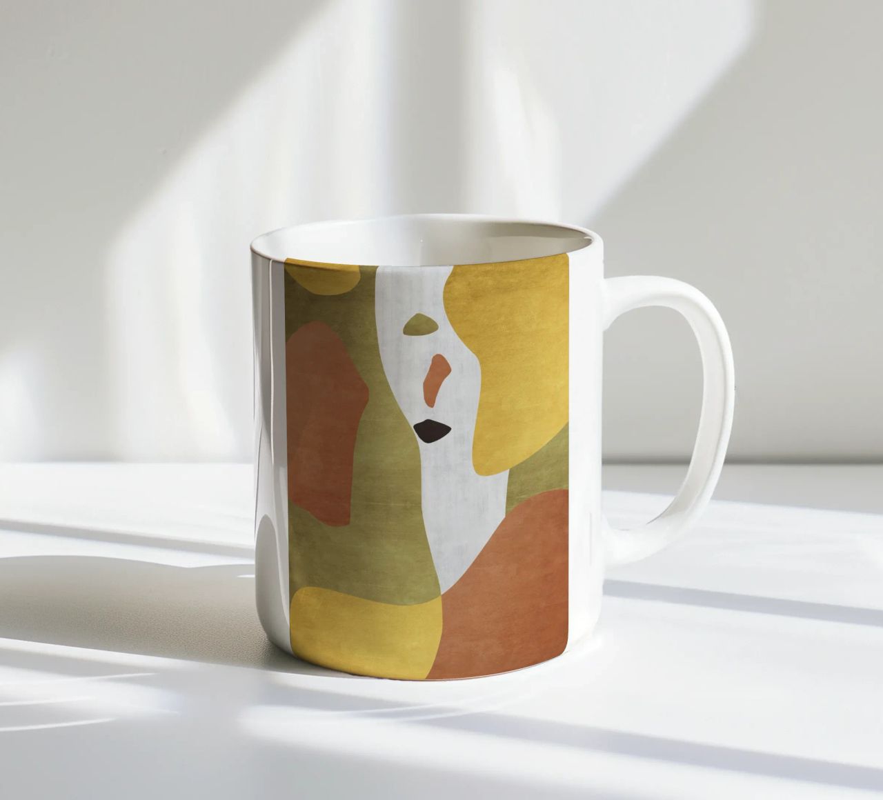 Abstract forms in earthy tones tazza in ceramica da LisaArtes