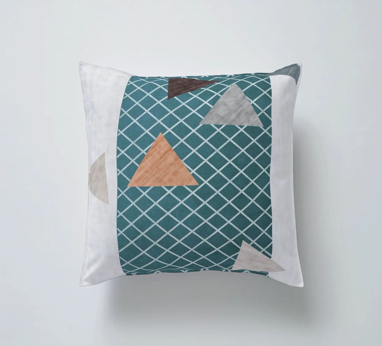 Triangles in various shades cuscino da LisaArtes