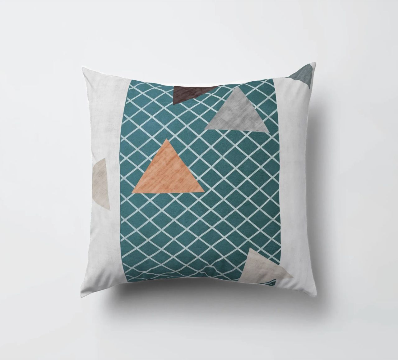 Triangles in various shades cuscino da LisaArtes