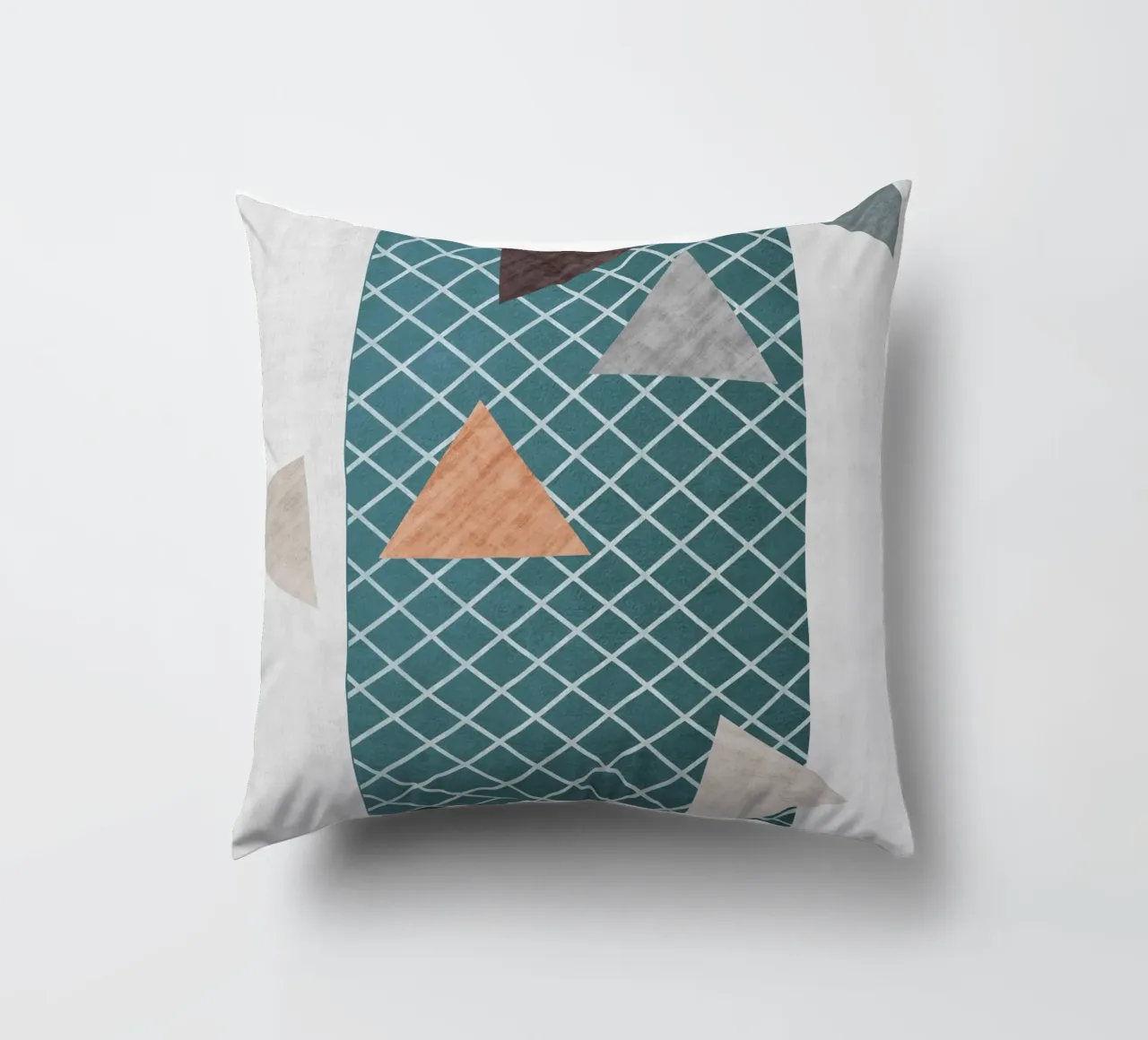 Triangles in various shades cojín de LisaArtes