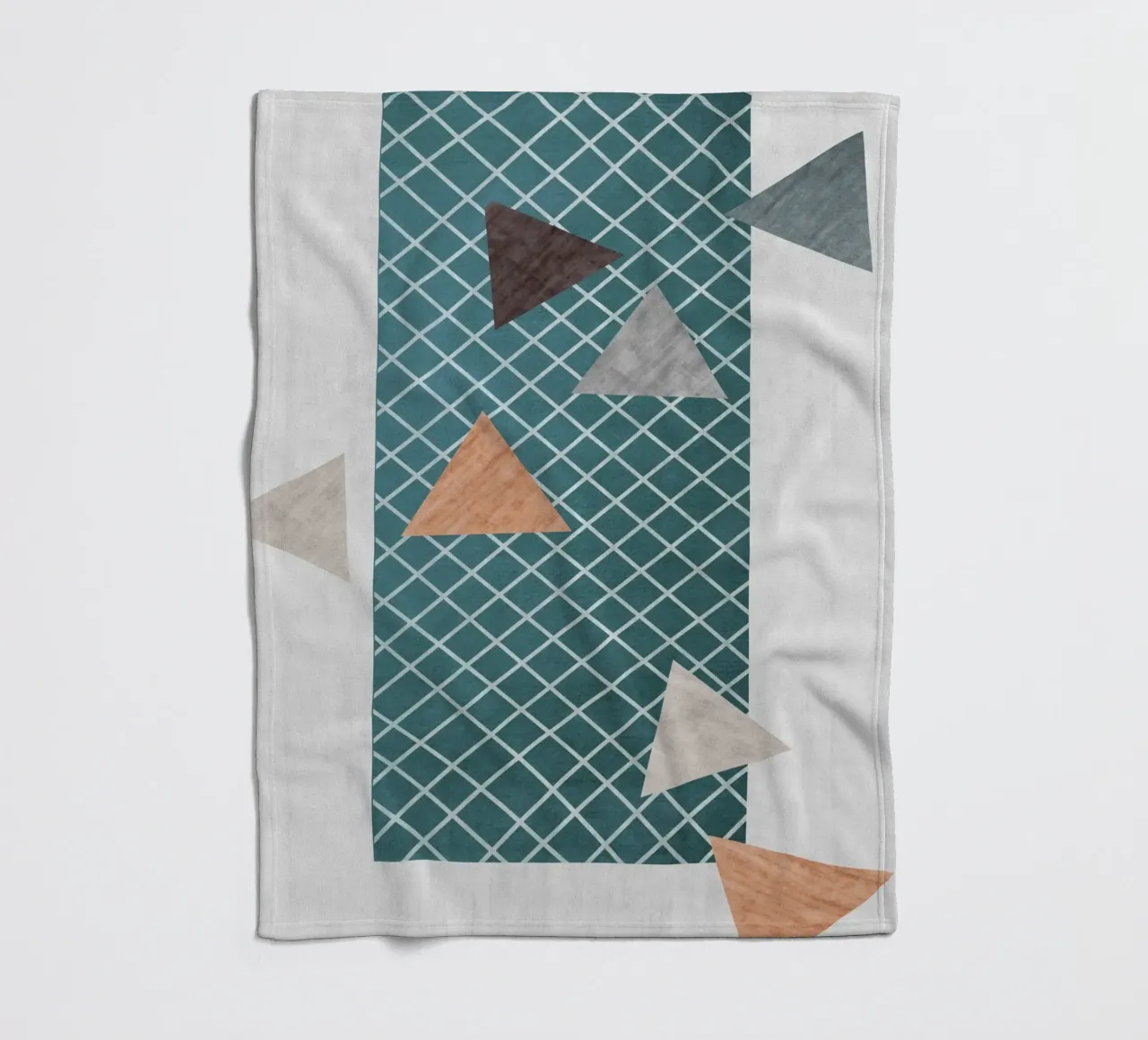 Triangles in various shades coperta in pile da LisaArtes