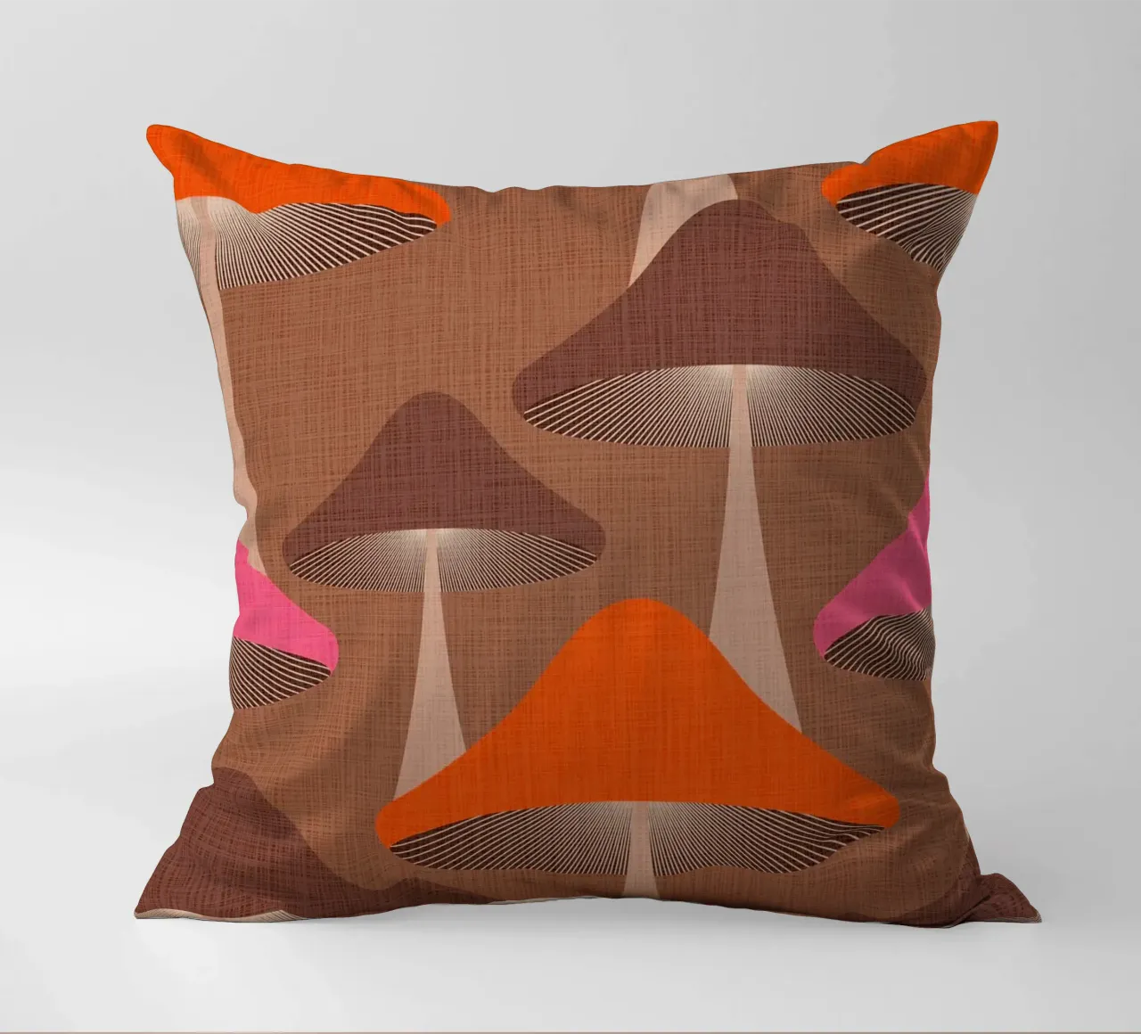 Surreale Mid Mod Fungi Design - Mousse Mocha cuscino da Dominique Vari