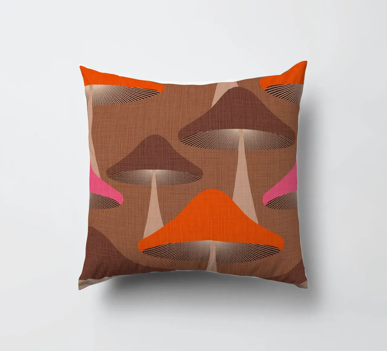Surreale Mid Mod Fungi Design - Mousse Mocha cuscino da Dominique Vari