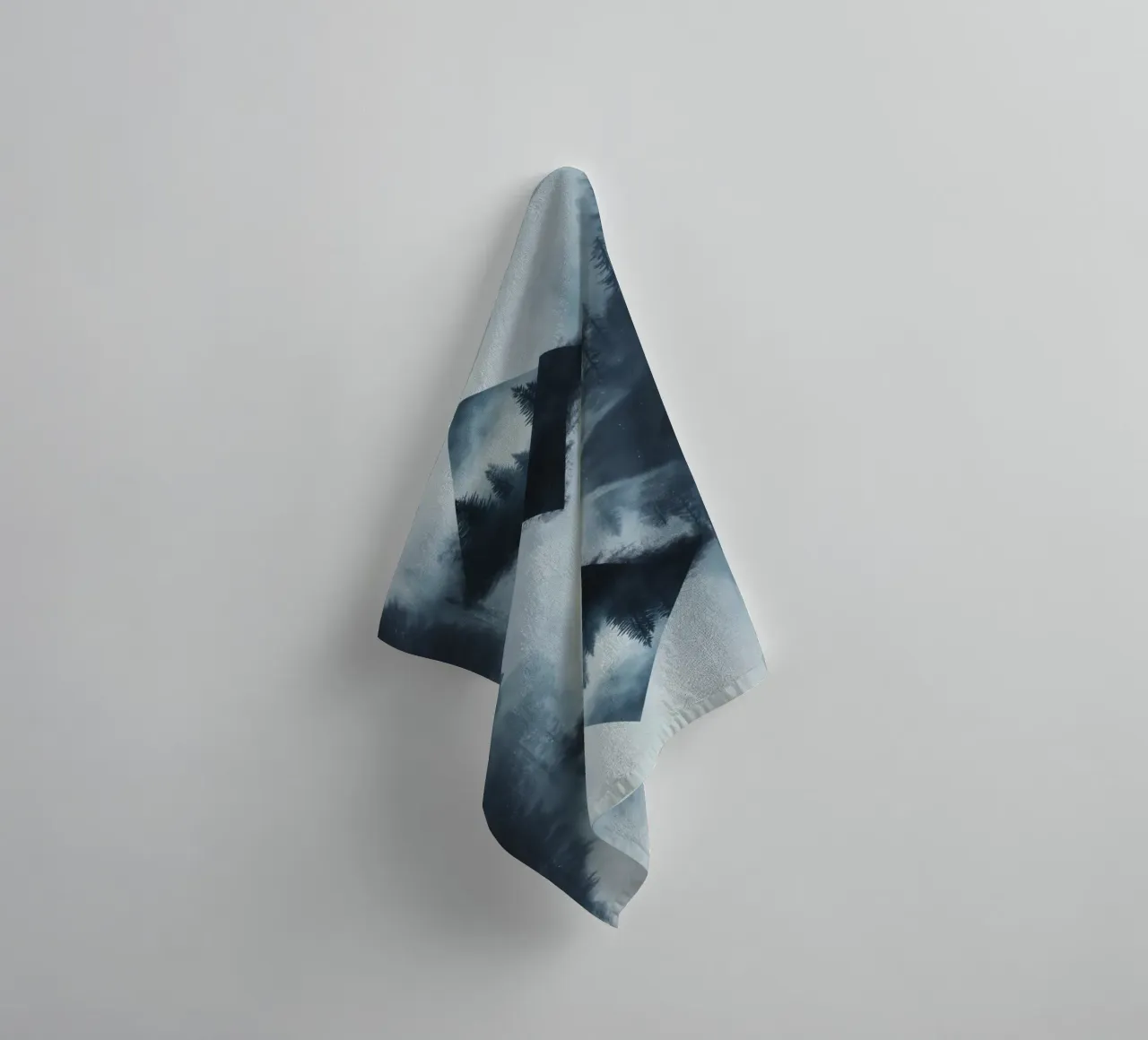 Snow emerge 3 - scatter asciugamano da bagno da The Quiet Senju