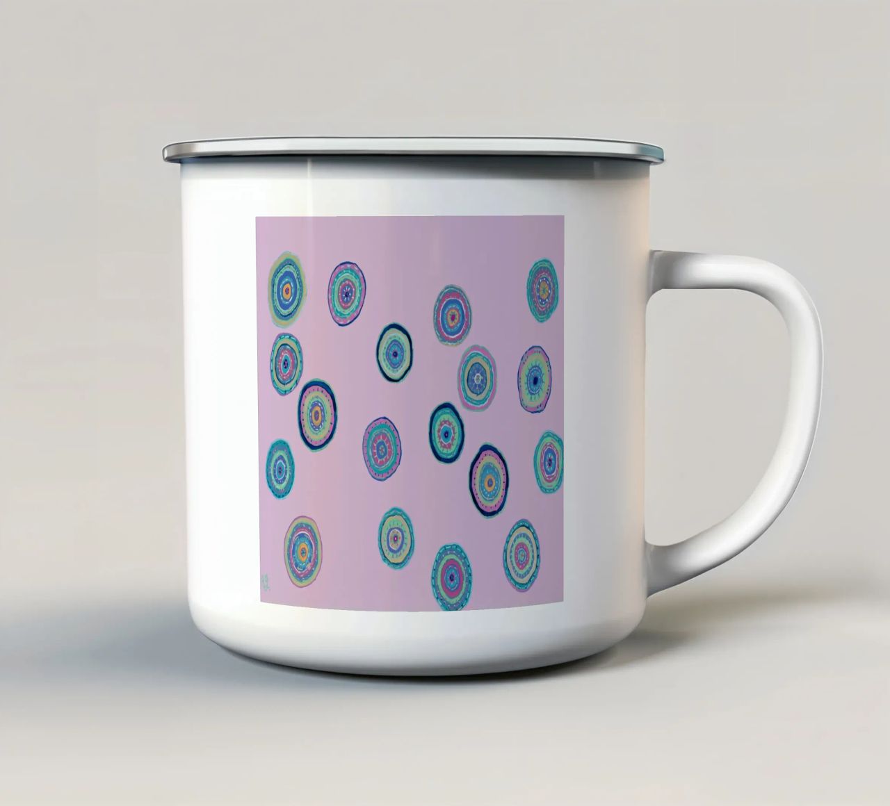 Orbite danzanti - Rosa tazza in smalto da Helen Joynson