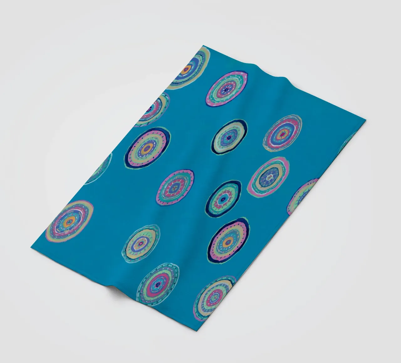 Tanzende Kugeln Fleecedecke von Helen Joynson