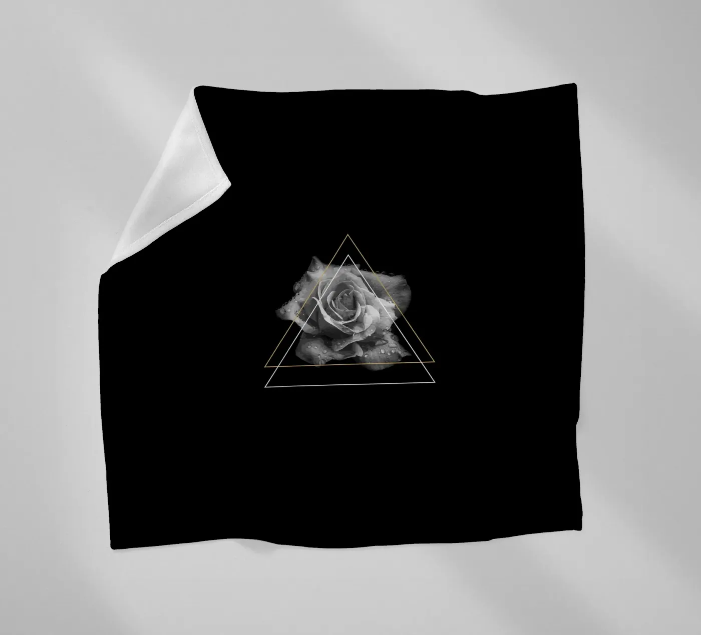 Rose coperta in pile da KHouse Studio