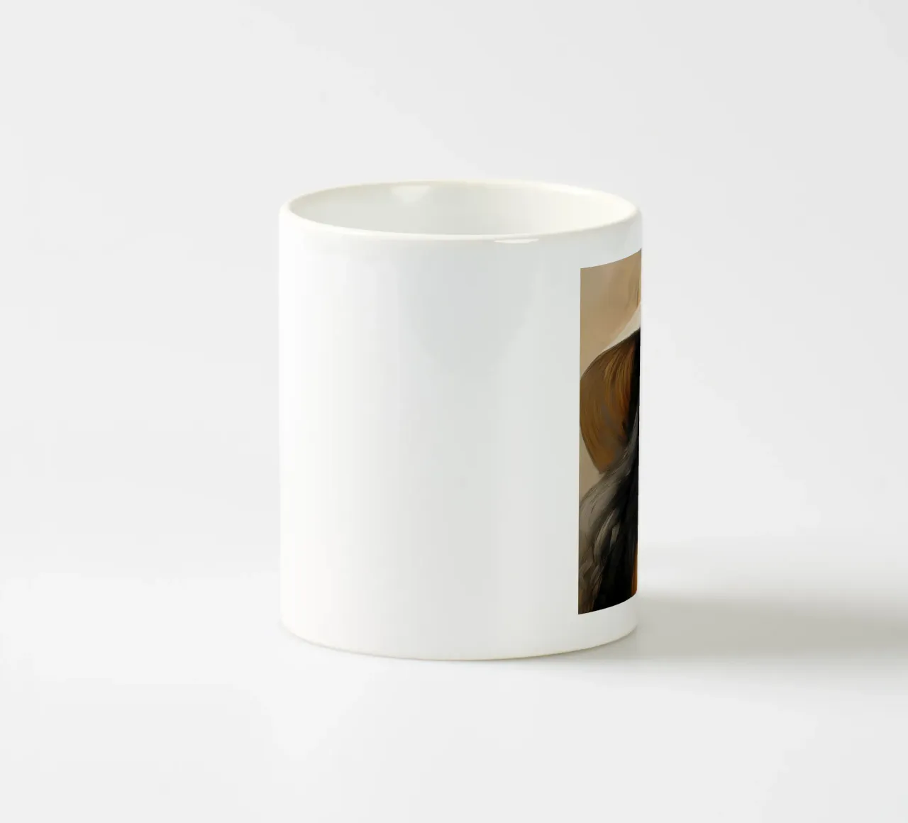 Donna con cappello di paglia colori naturali tazza in ceramica da Take Your Art BV