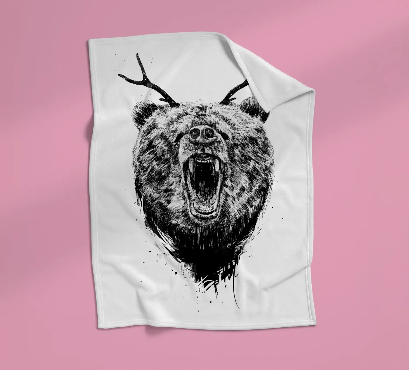 Angry Bear Fleecedecke von Balazs Solti