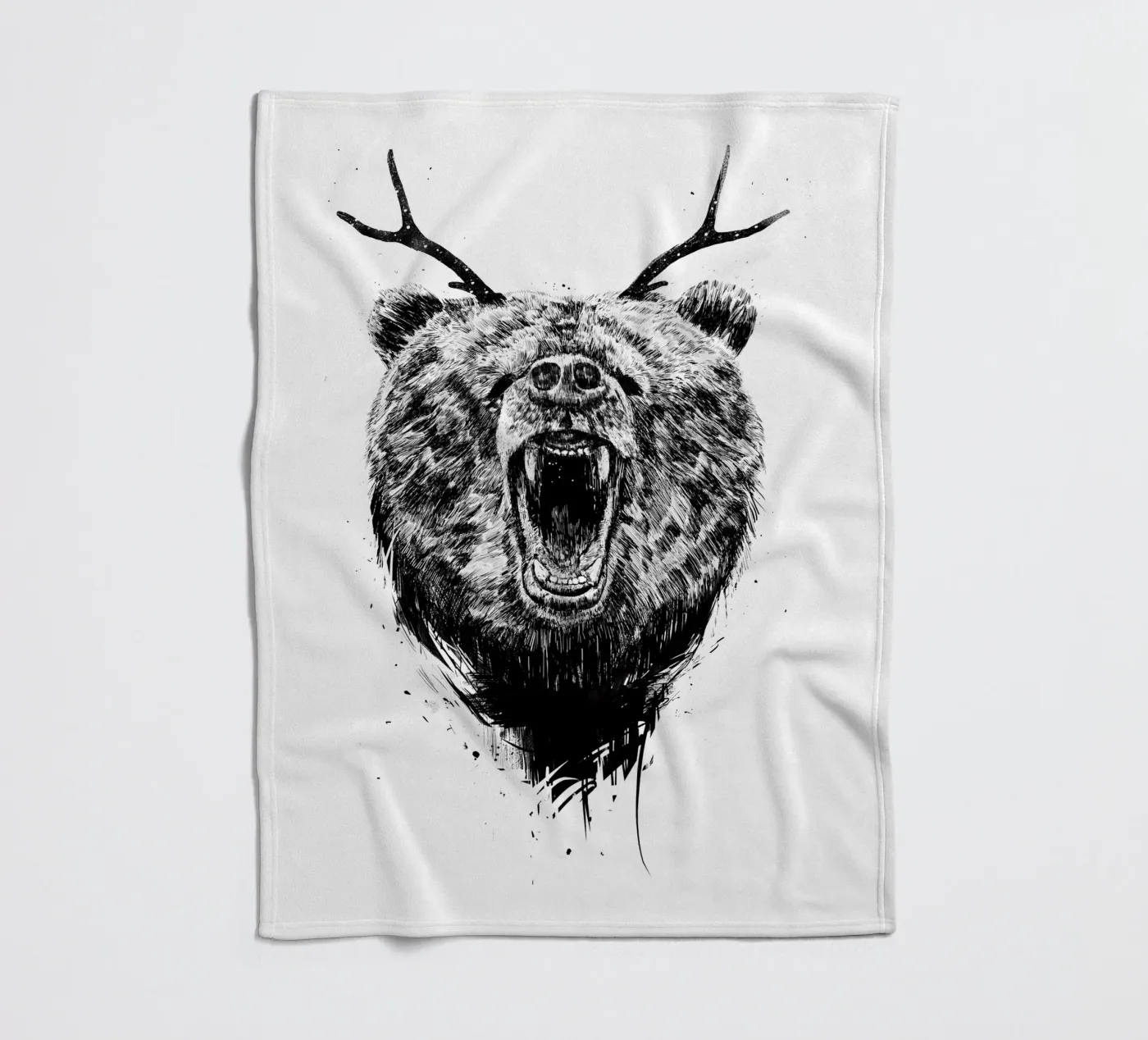 Angry Bear Fleecedecke von Balazs Solti