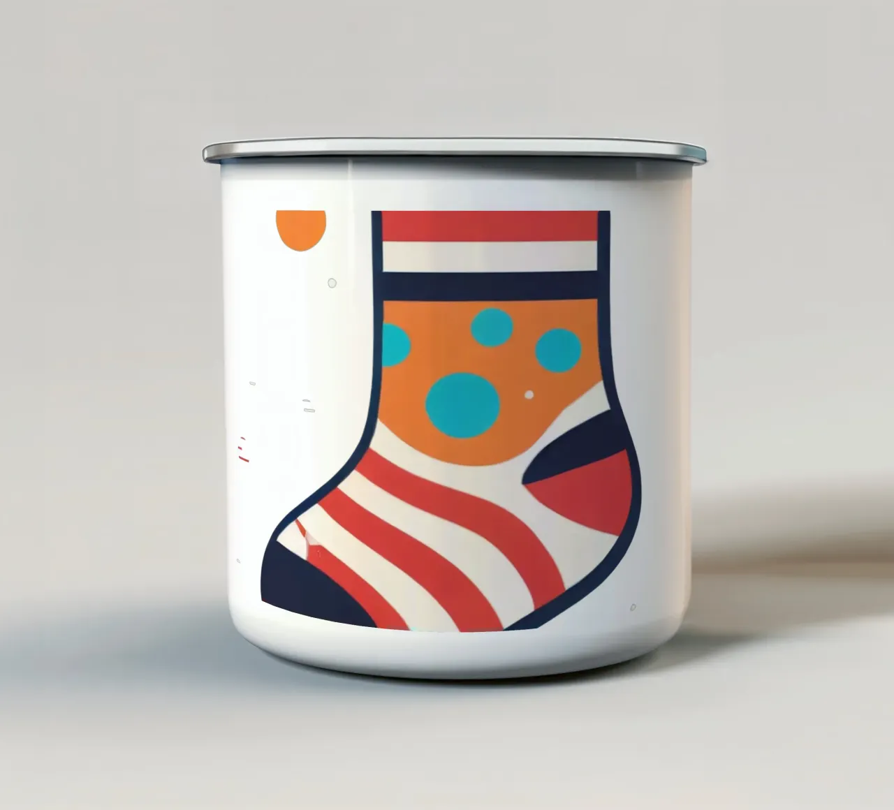 chaussette colorée avec des motifs ludiques mug en émail de DesignDoodle