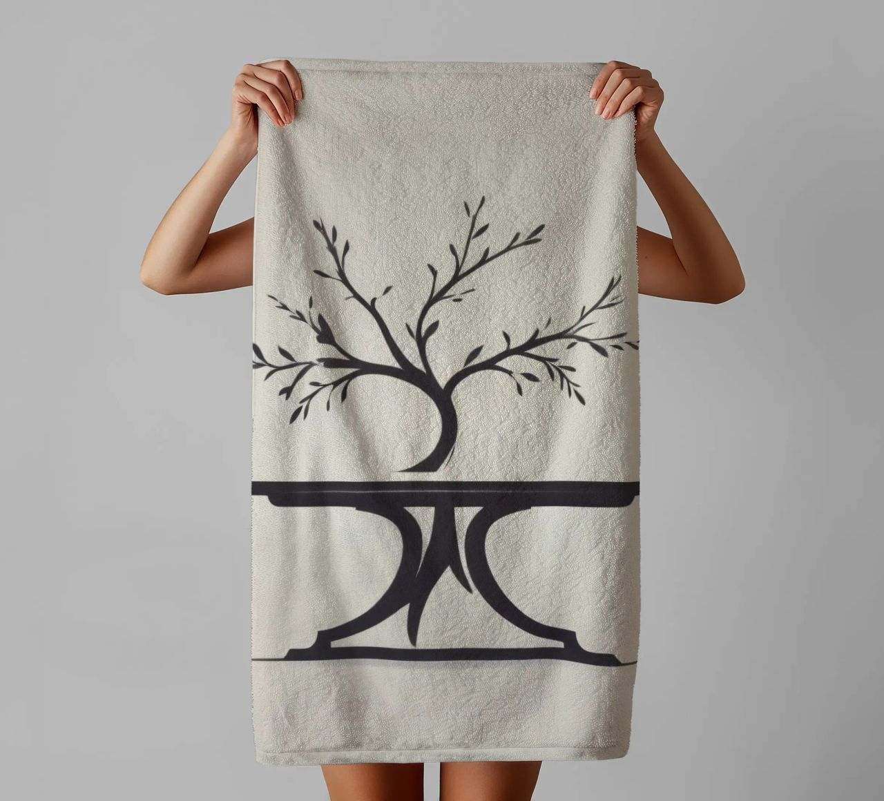 Elegantes Baumdesign mit Ästen und Blättern Handtuch von DesignDoodle