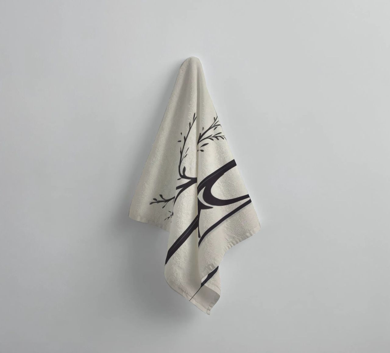 Elegantes Baumdesign mit Ästen und Blättern Handtuch von DesignDoodle