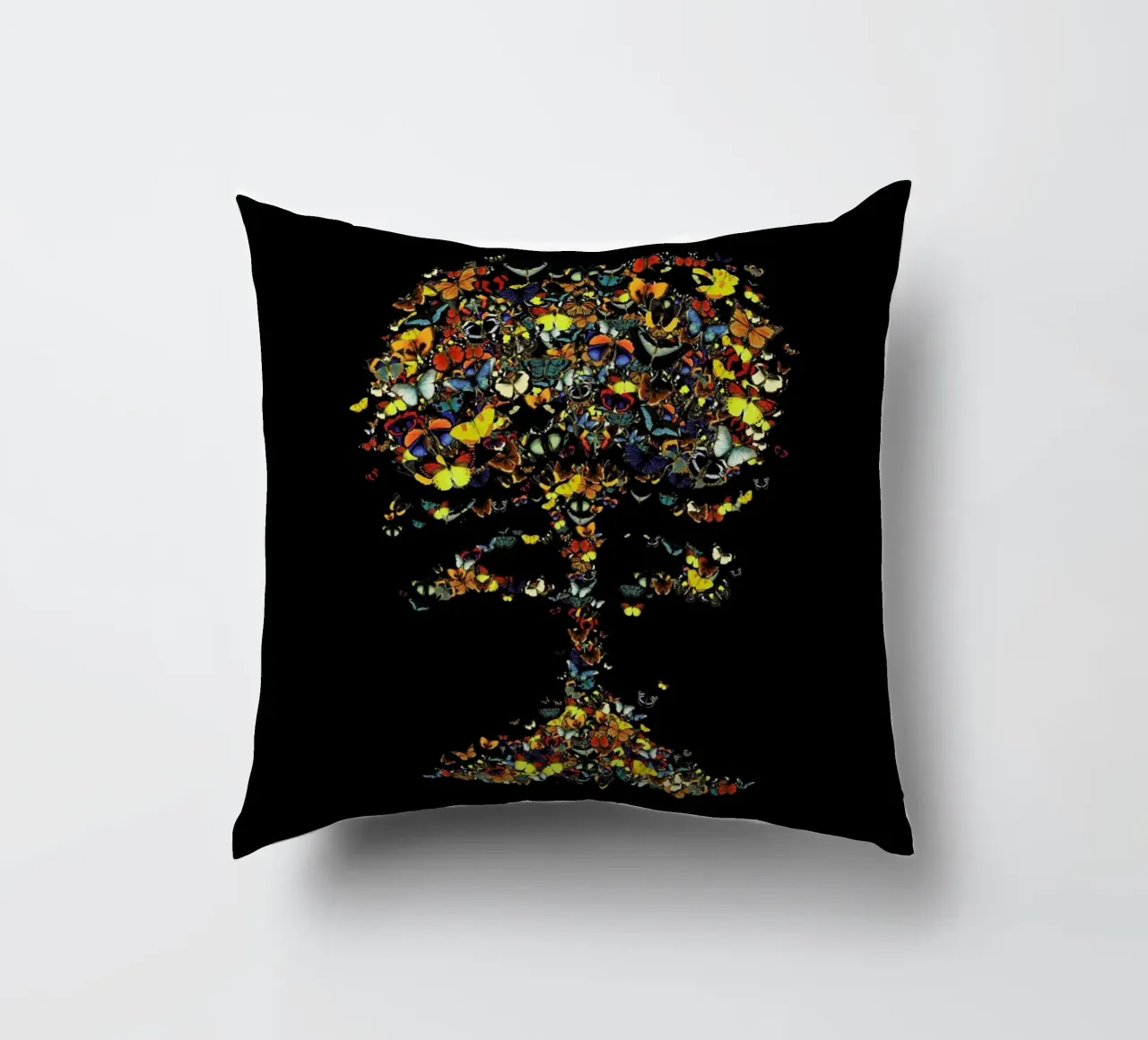 Atomic Butterfly cuscino da Tobe Fonseca