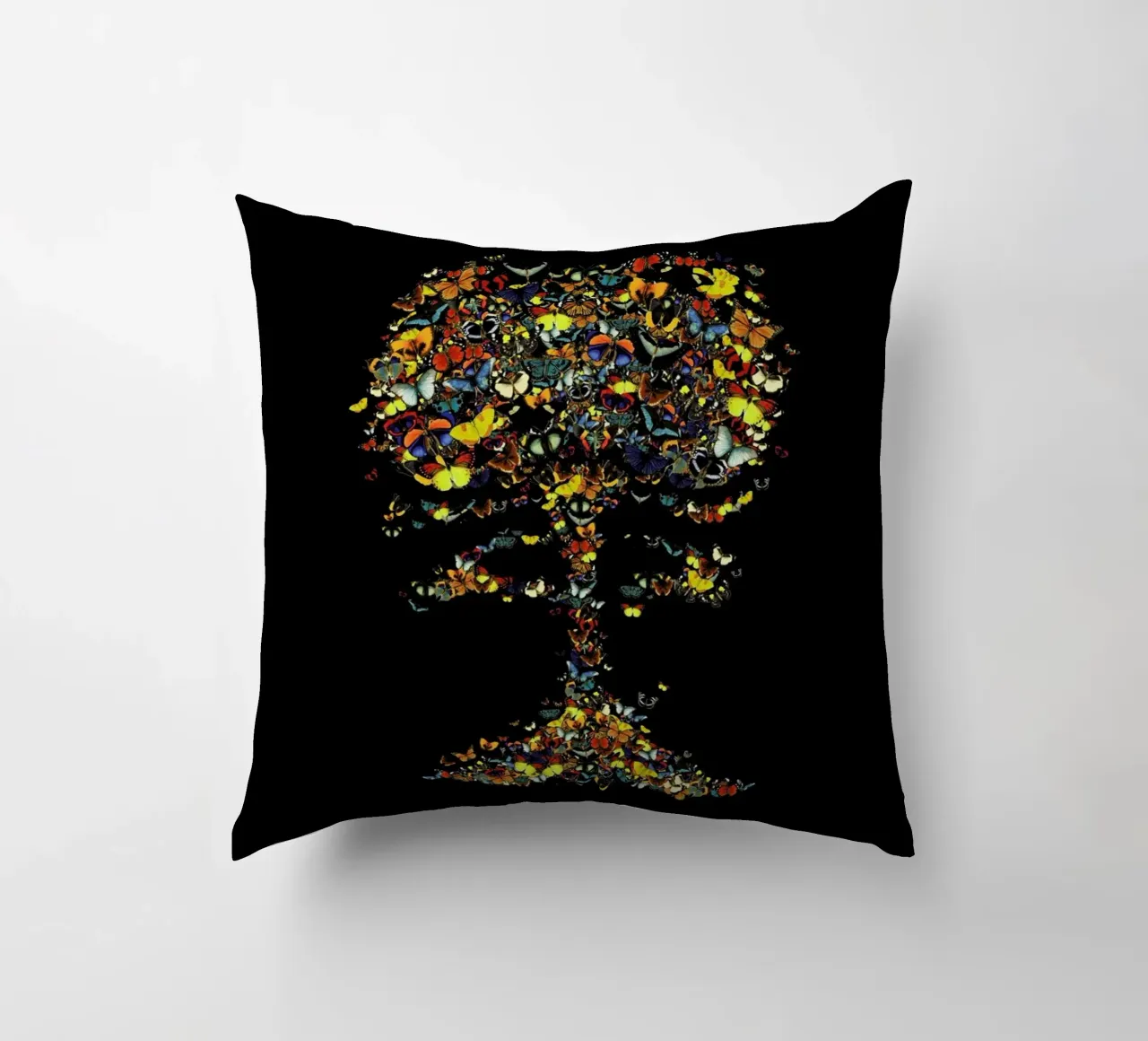 Atomic Butterfly cuscino da Tobe Fonseca