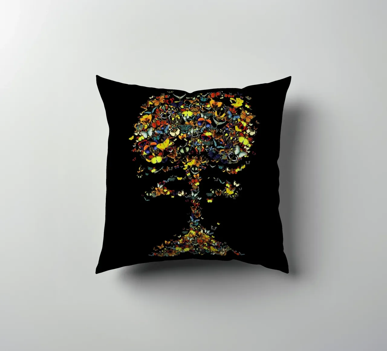 Atomic Butterfly cuscino da Tobe Fonseca