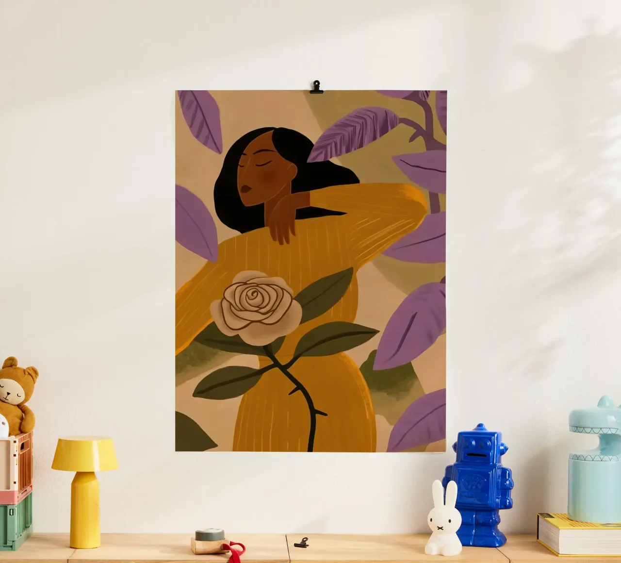 Signora nel roseto | Sensuale tranquillità nei caldi toni della terra poster con telaio in plastica da Autofocus