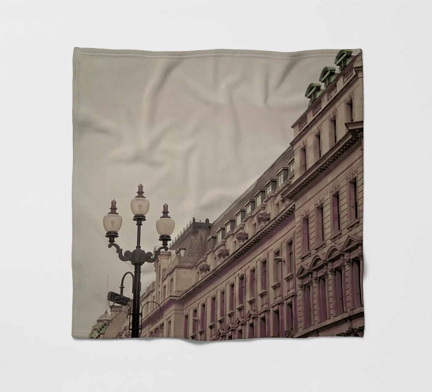 Regent St Square fleecedeken van Keri Bevan