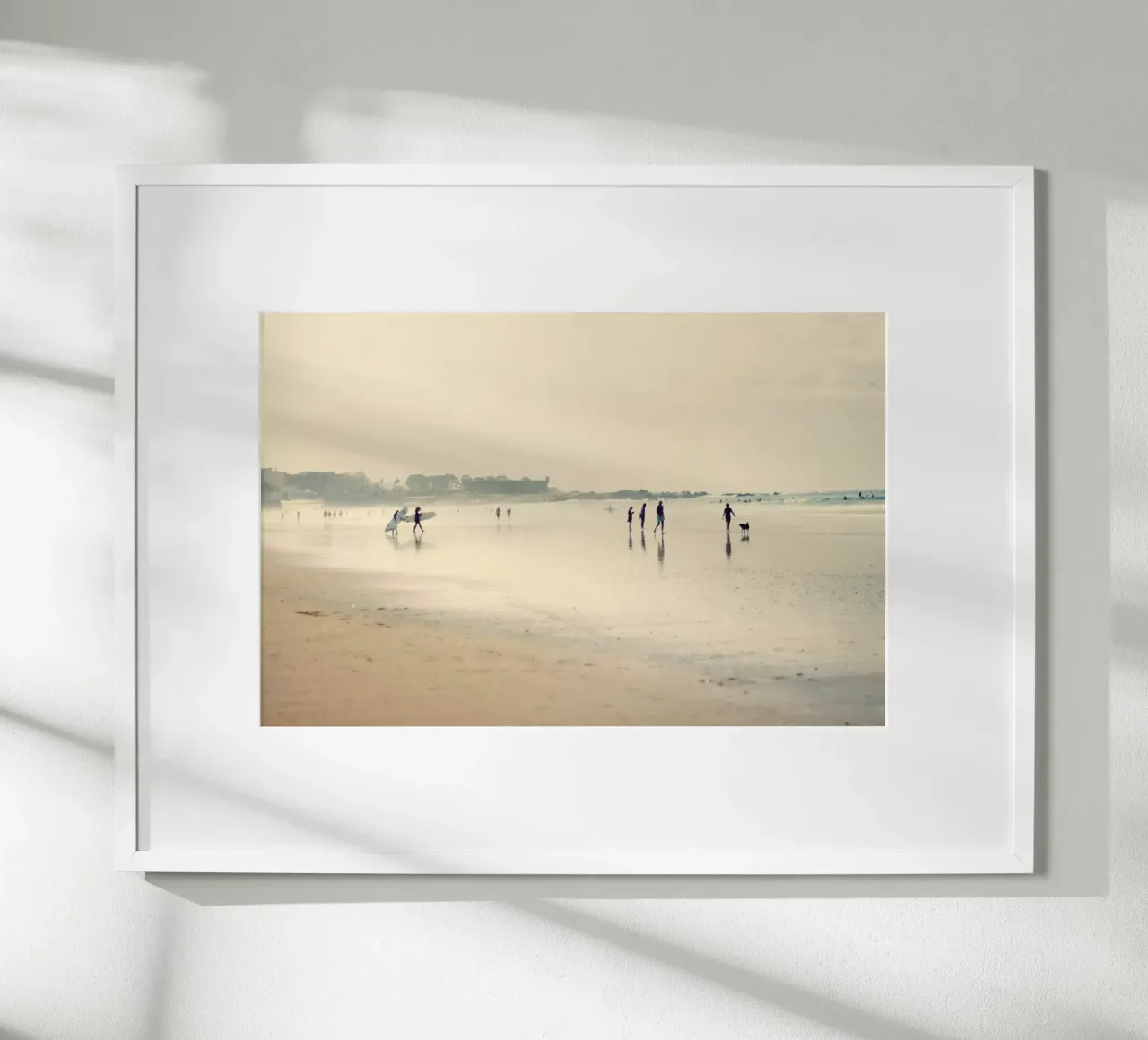 Beach Life I poster con telaio in plastica da Ingrid Beddoes