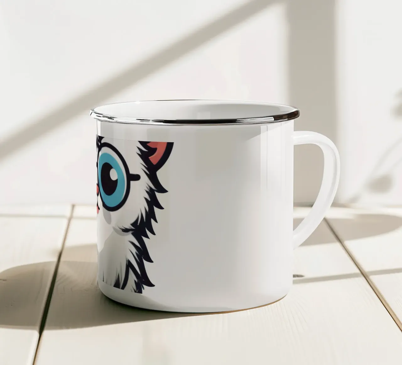 Simpatica creatura soffice con occhiali tazza in smalto da DesignDoodle