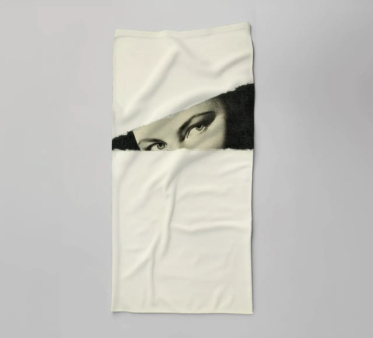 Hideaway badhanddoek van Cassia Beck Collage