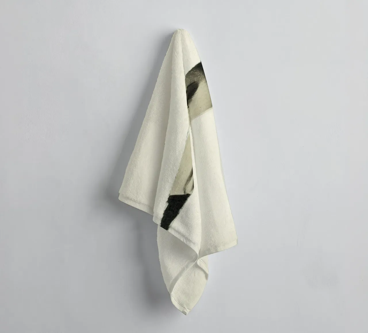 Hideaway badhanddoek van Cassia Beck Collage