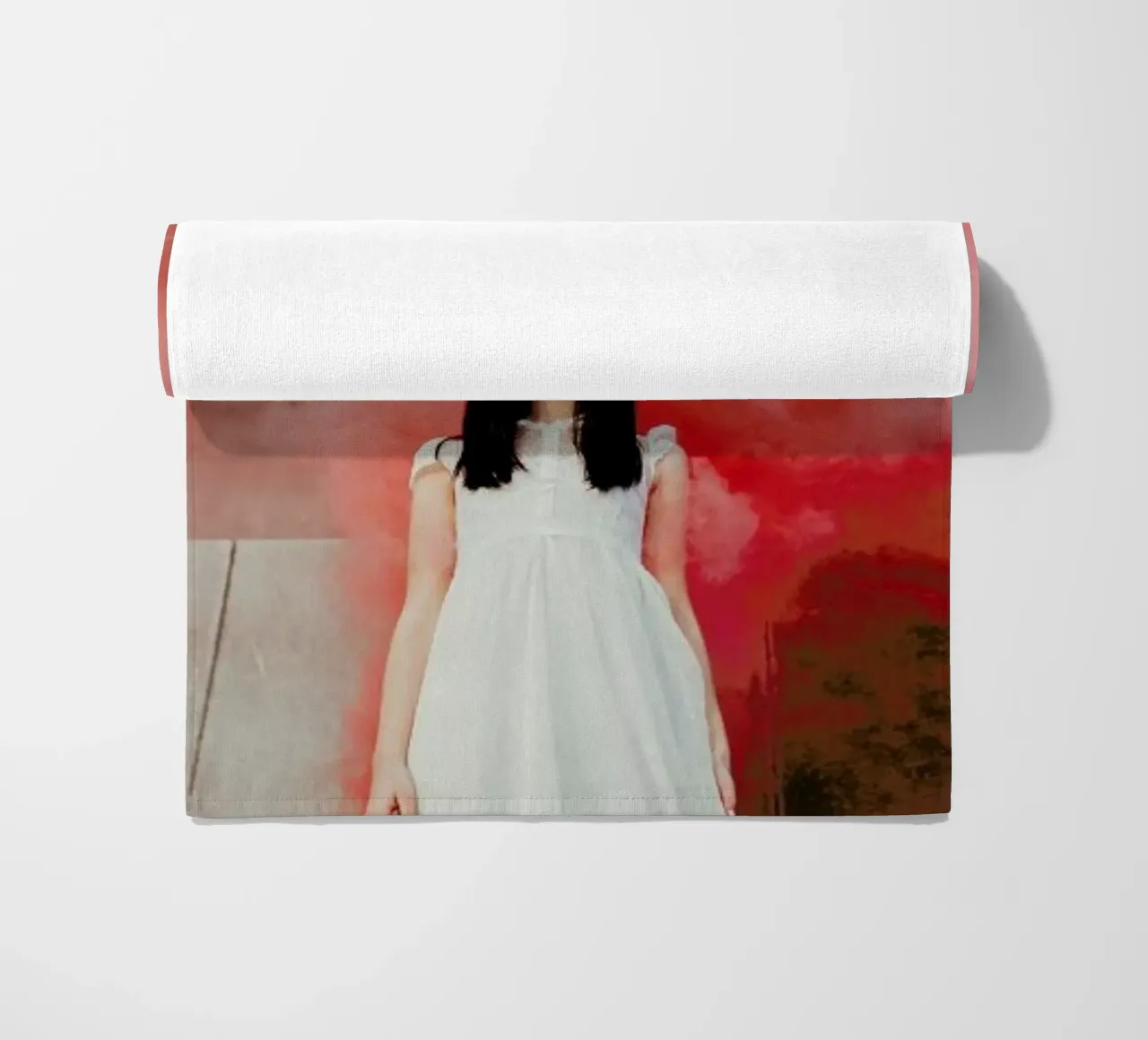 Red Smoke telo mare da Jovana Rikalo
