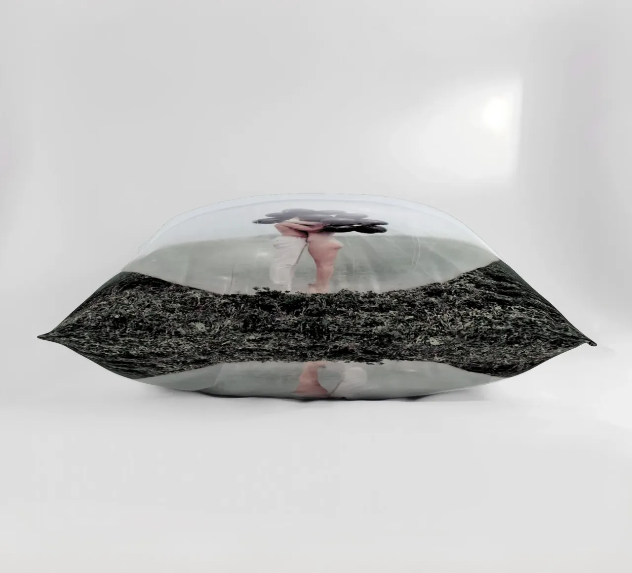 So Close But Yet So Far cuscino da Jovana Rikalo