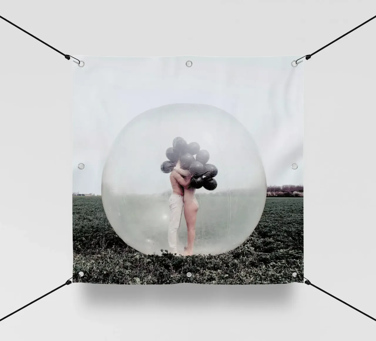 So Close But Yet So Far telo in pvc da Jovana Rikalo