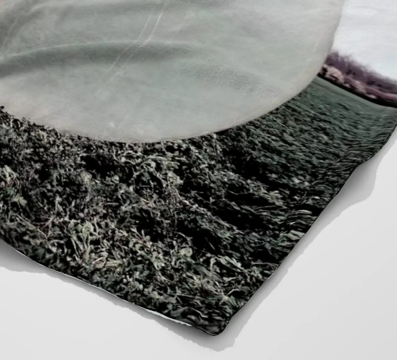 So Close But Yet So Far coperta in pile da Jovana Rikalo