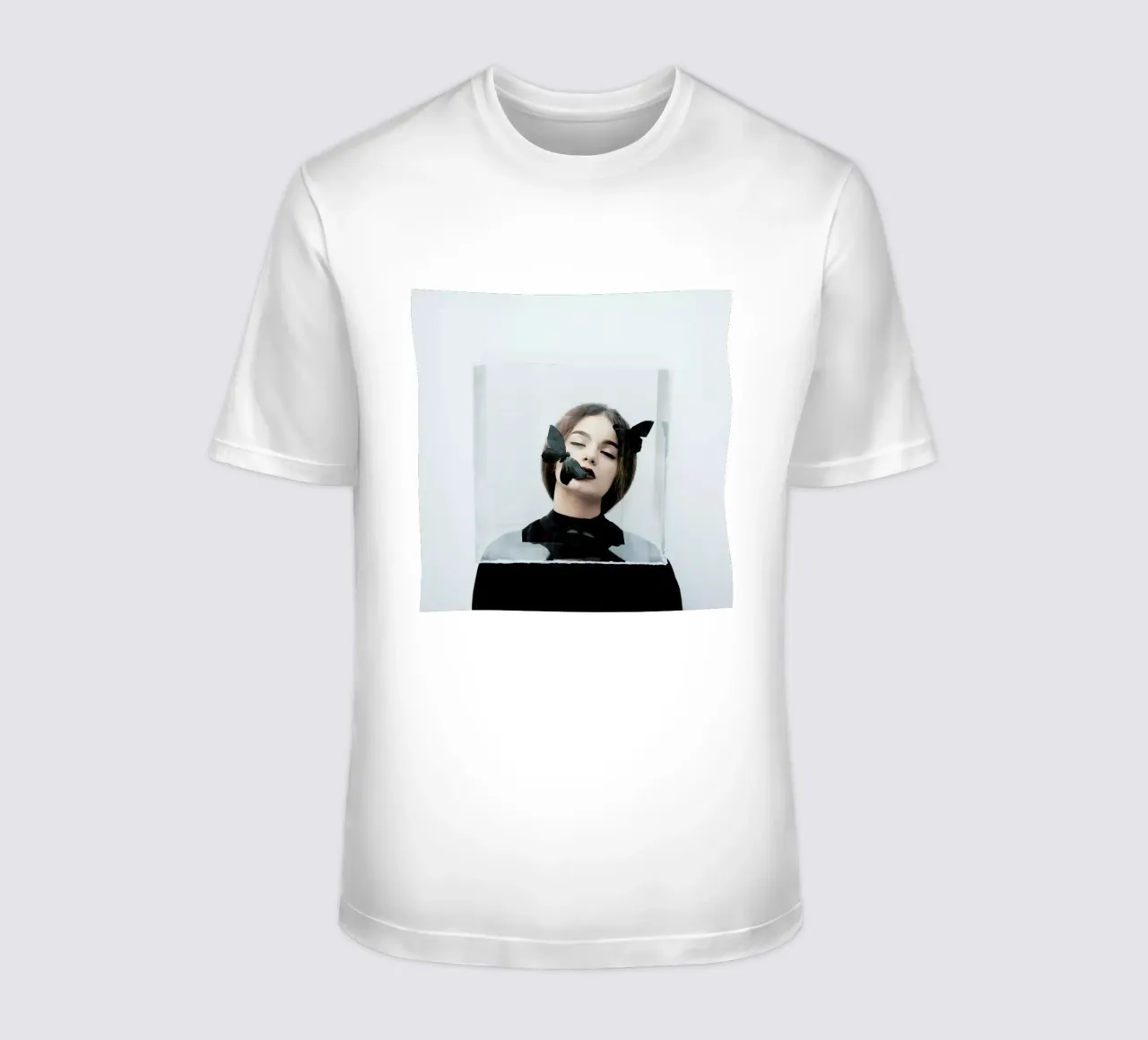Life In A Box t-shirt da Jovana Rikalo