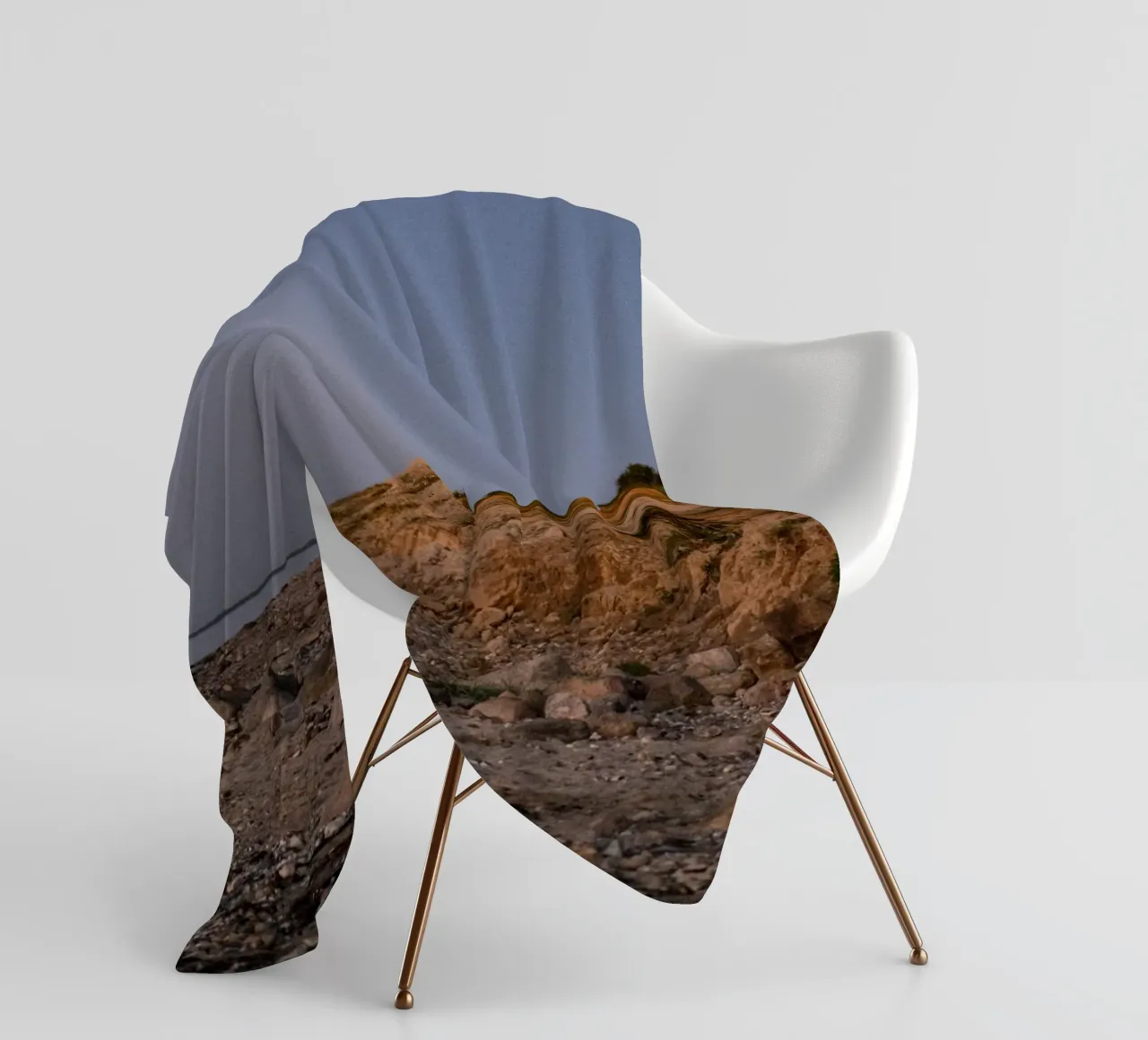 Felsen am Strand in der Dämmerung fleece blanket by Stina Freytag