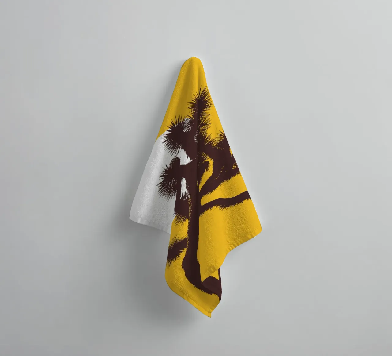 Joshua tree and the moon asciugamano da bagno da apoloprints