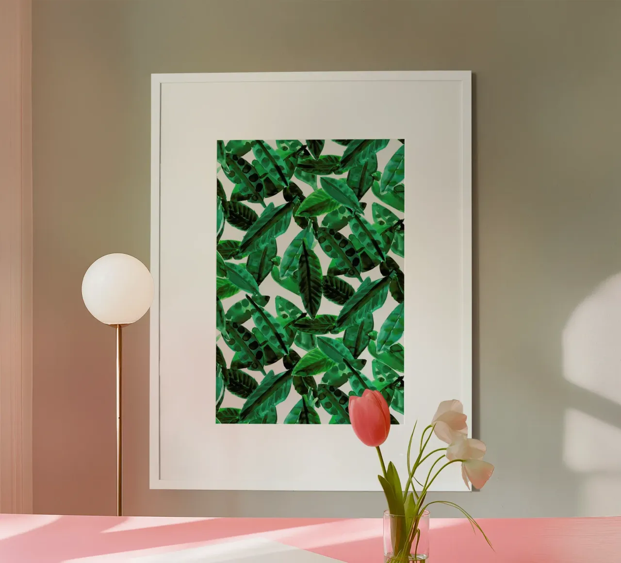 Small Palm Leaves poster con telaio in legno da Amy Sia