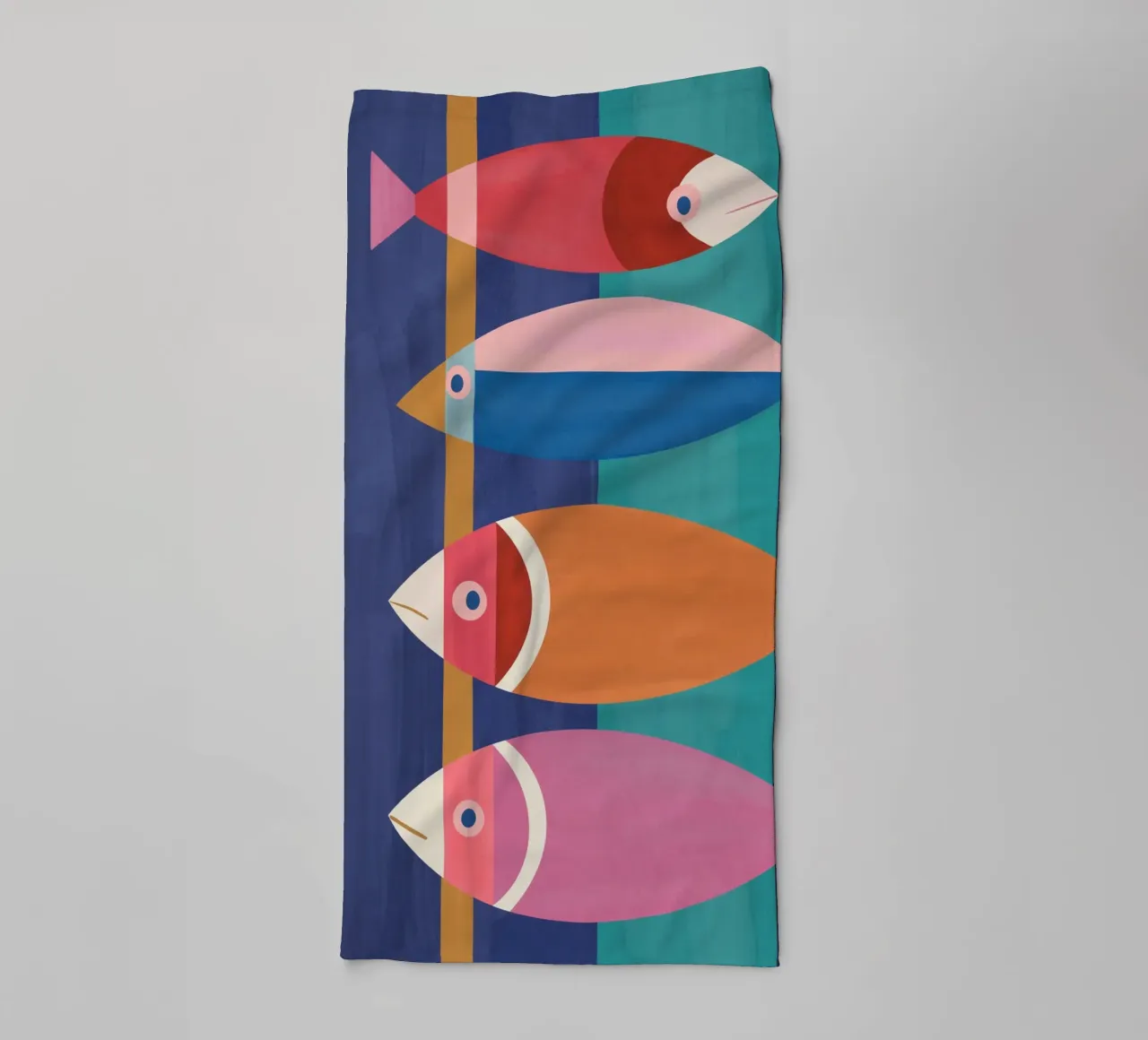 Kleurrijke abstracte vissen badhanddoek van Gaite
