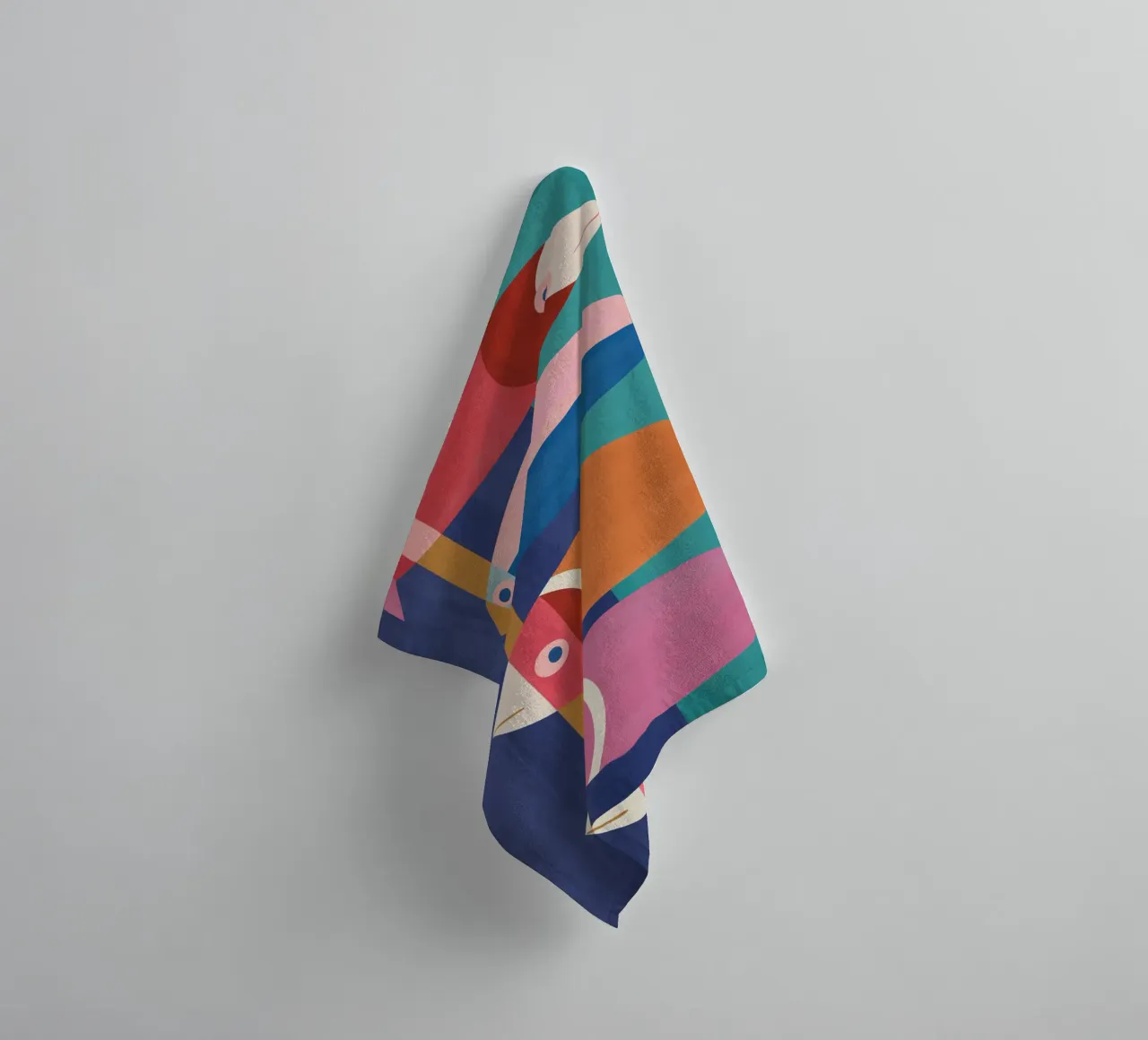 Kleurrijke abstracte vissen badhanddoek van Gaite