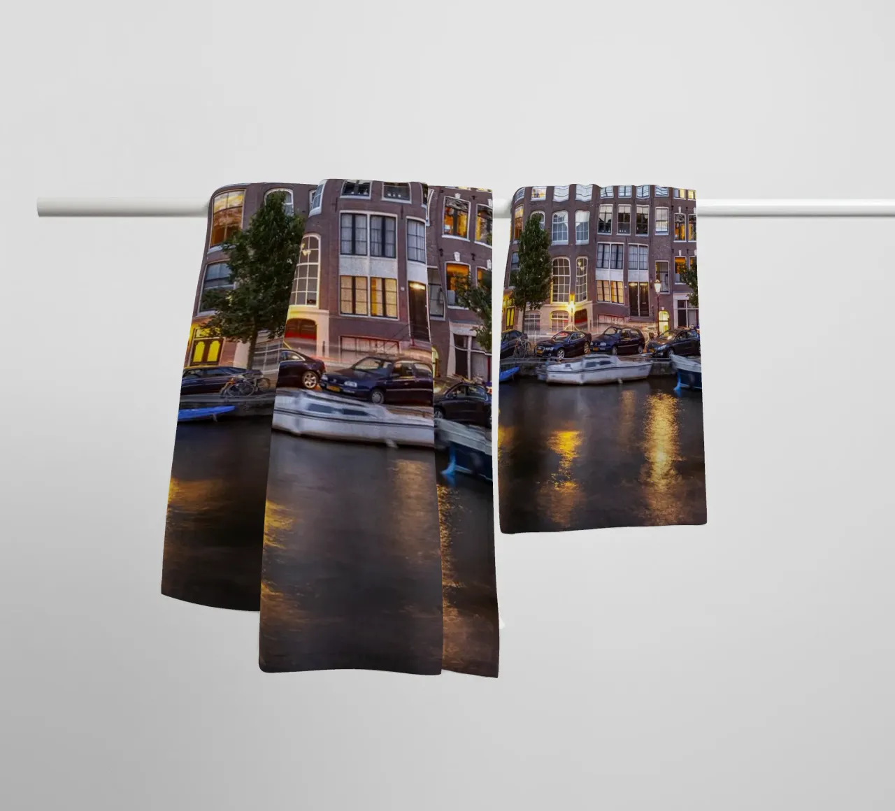 Gracht Amsterdam Handtuch von Reisefotografie - Bilder aus aller Welt