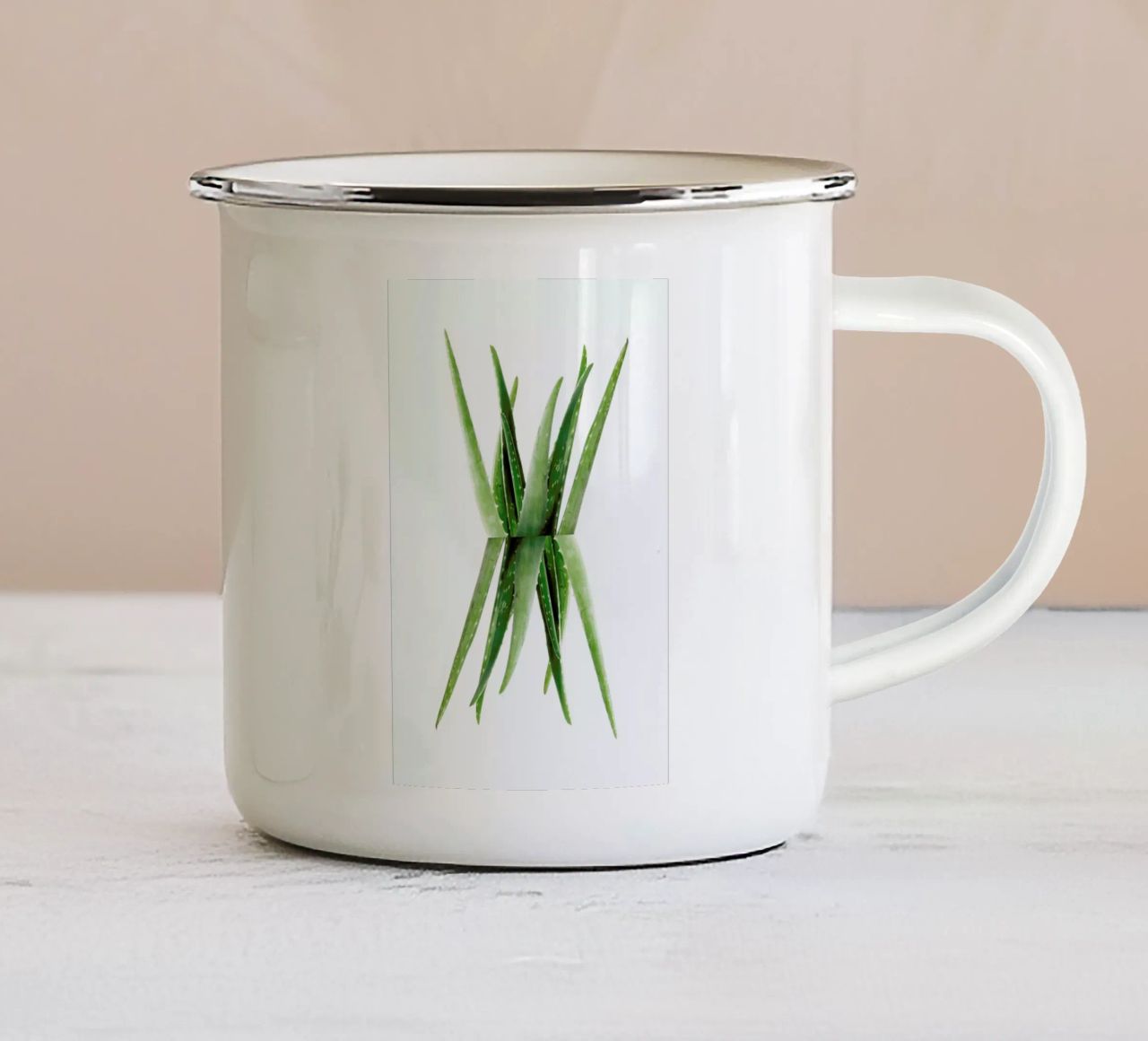 Aloe tazza in smalto da Miles of Light