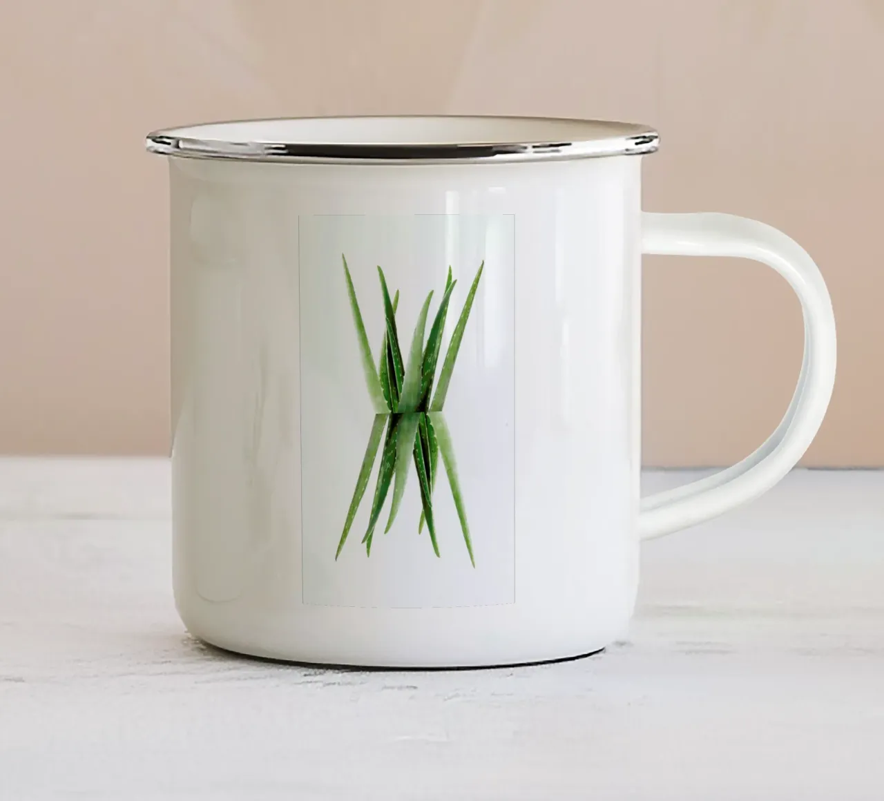 Aloe tazza in smalto da Miles of Light