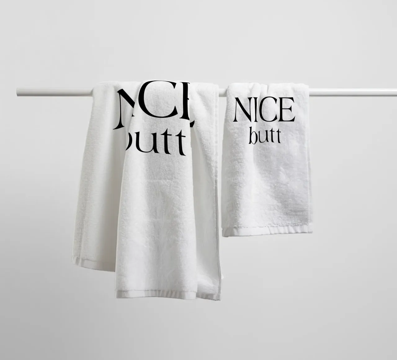 Leuke Butt Typografie Eenvoudig Minimalistisch Elegant badhanddoek van YV TYPOGRAPHY