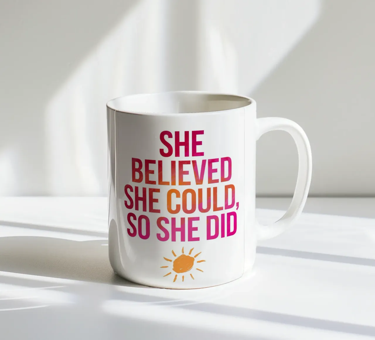 Sie glaubte, sie könnte es, also tat sie es Keramik Tasse von logic