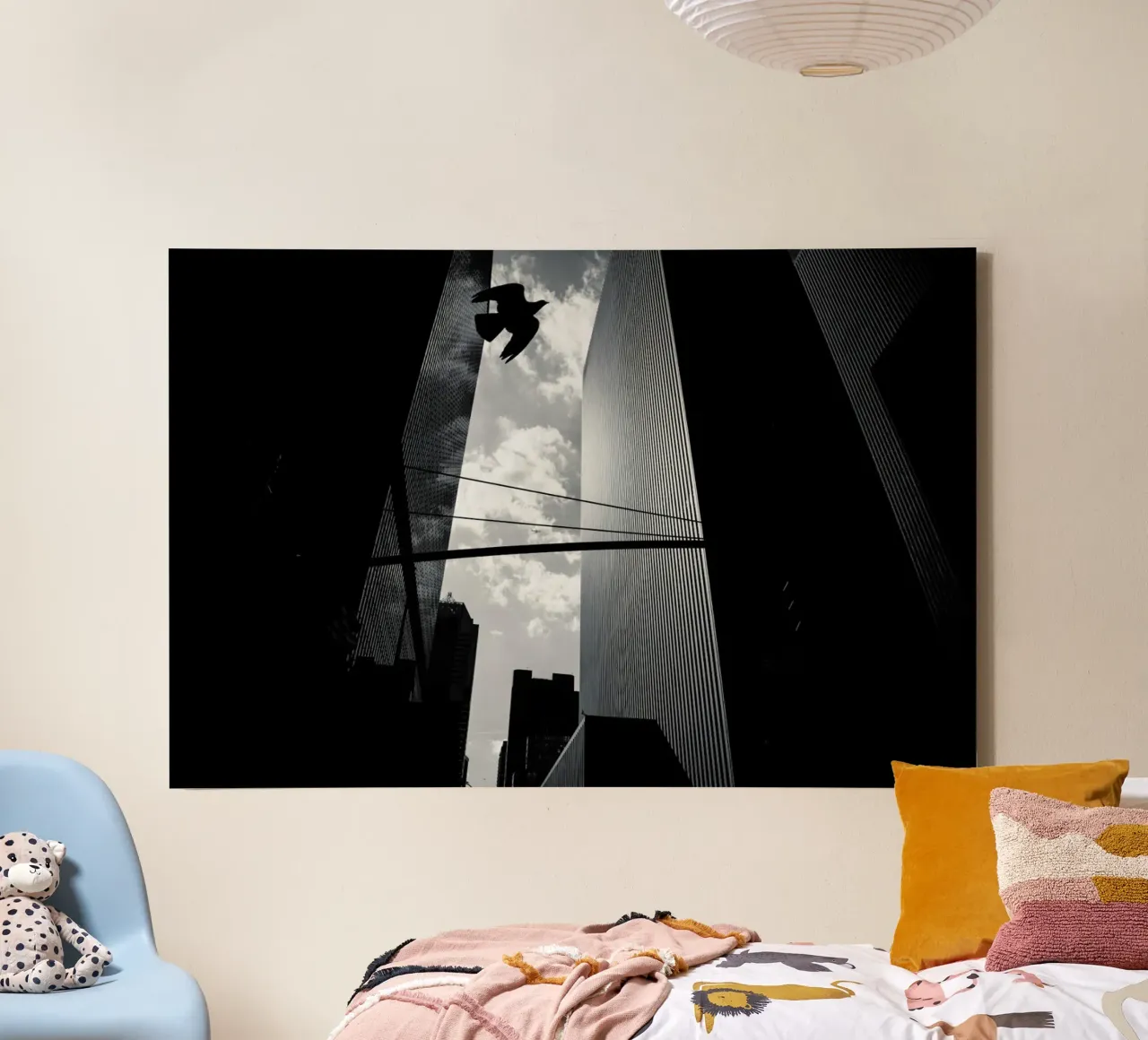 Bird in New York canvas met Baklijst van Flo Klein