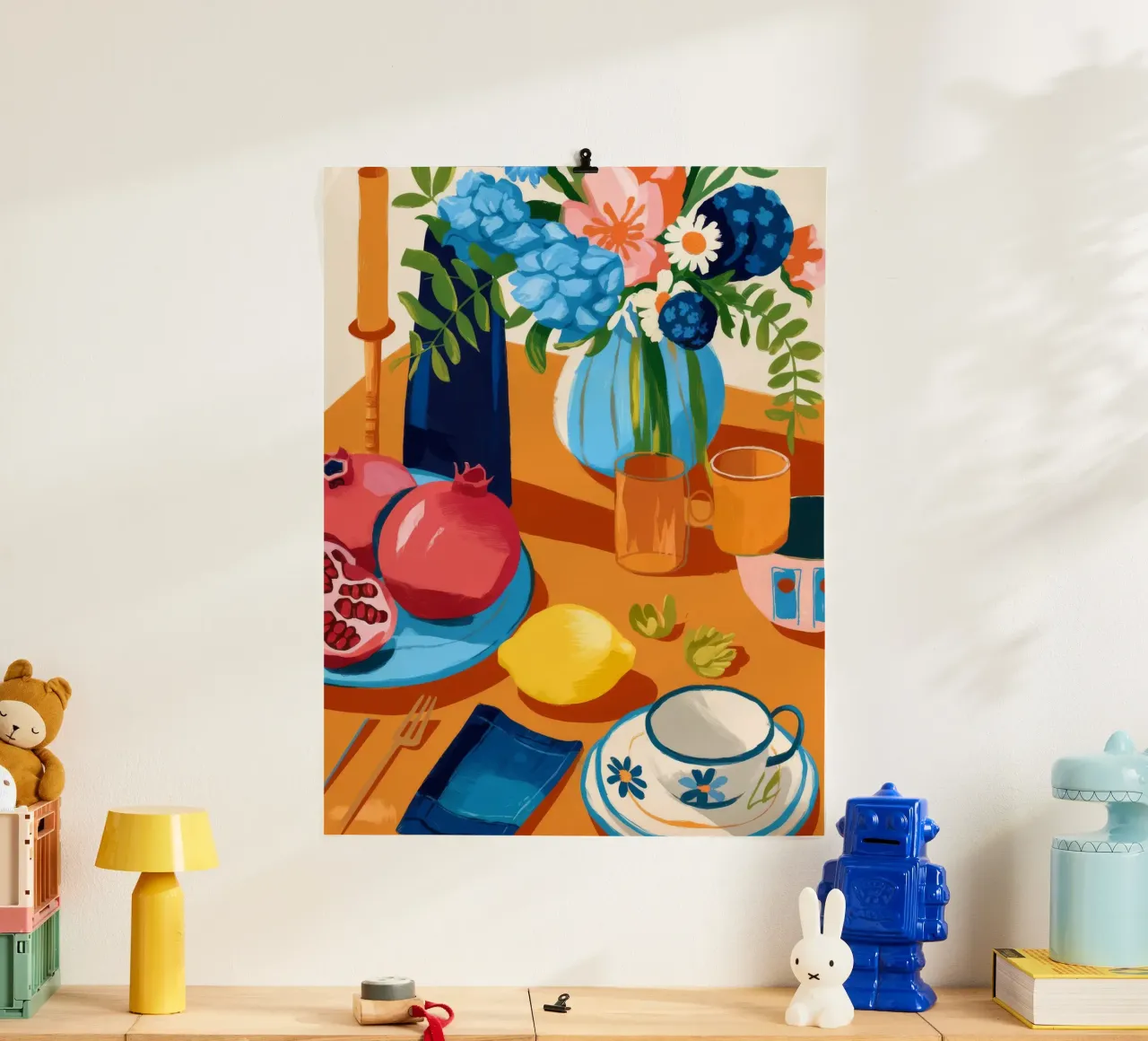Lebendiges Stillleben Poster mit Holzrahmen von Artie Shifa